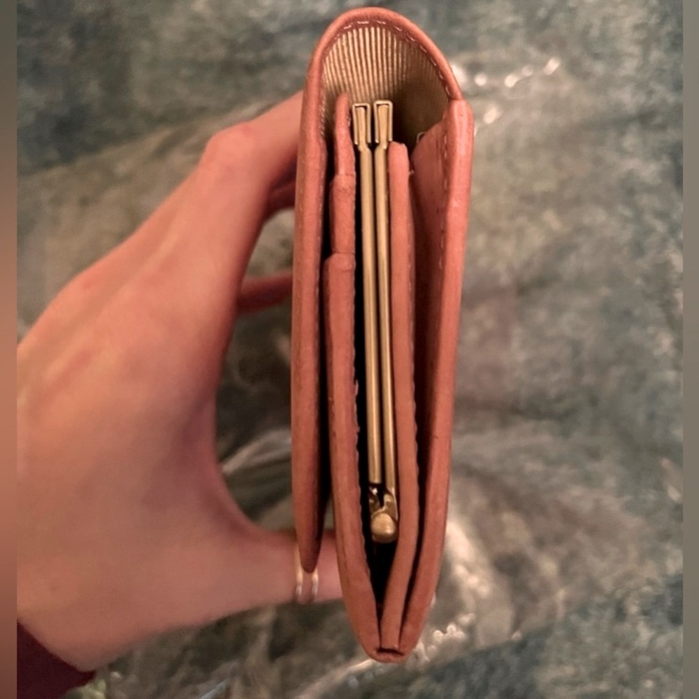 André Valentino Kisslock Wallet•Vintage•Suede Leather• - Picture 6 of 6